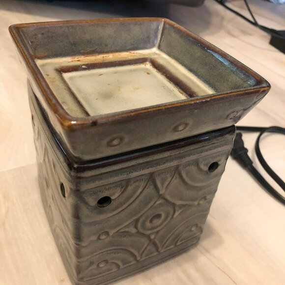 Scentsy Warmer By Ron Lockett Aztec Design Green - Picture 2 of 7